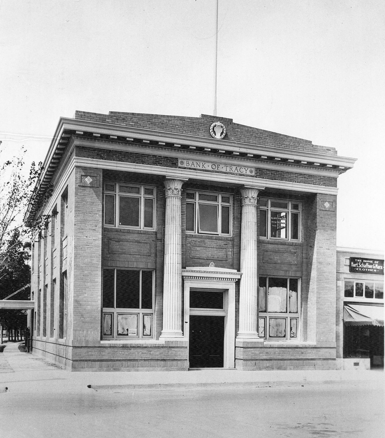 Bank of Tracy